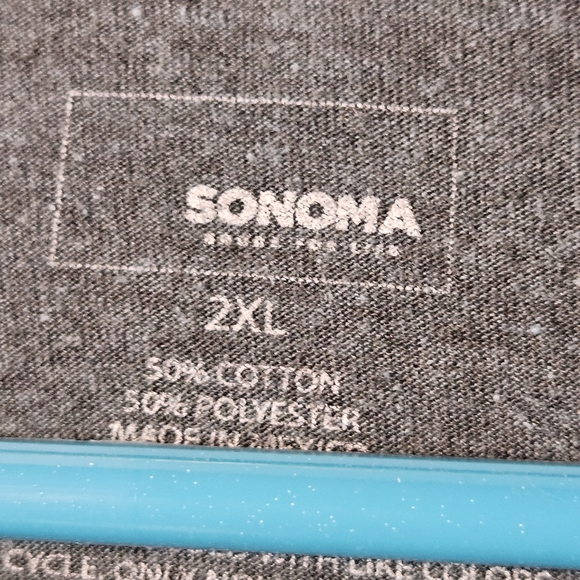 EUC Heathered Dark Grey Whiskey Graphic Tee - Picture 4 of 4